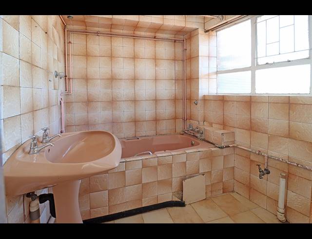 3 BEDROOM APARTMENT FOR SALE IN CYRILDENE